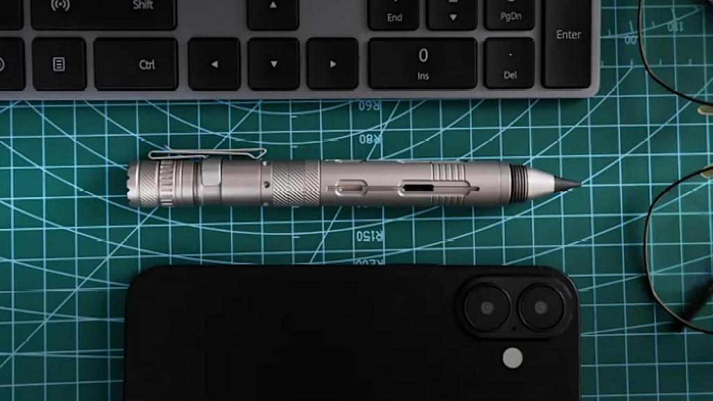 Bolígrafo multiherramienta