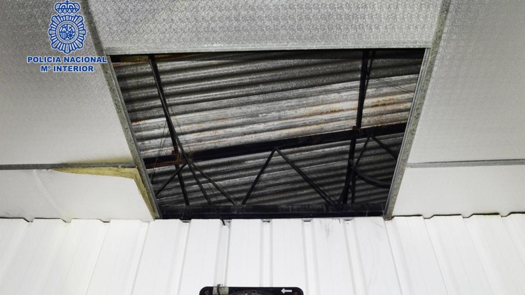 Imagen de archivo de un agujero en el techo que se hizo para asaltar un establecimiento por el método 'rififi'.