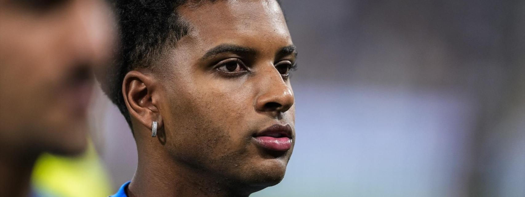 Rodrygo, calentando con el Real Madrid