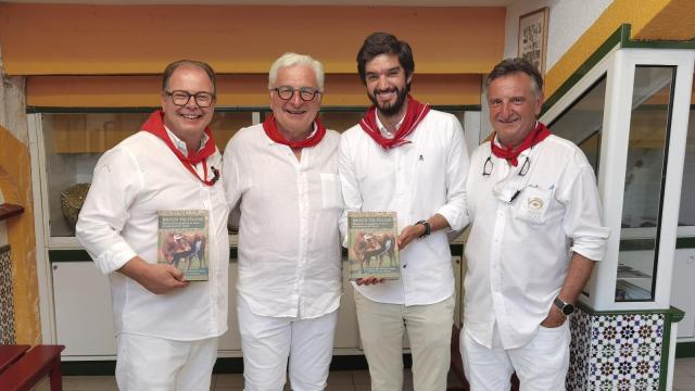 El libro 'Bravo Toledano' de Eduardo de la Rosa, en una feria francesa.