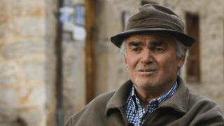 Paco Morgado, pastor.