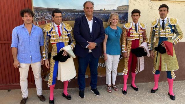 Esperanza Aguirre presenció la corrida de Guijuelo junto al alcalde, Roberto Martín