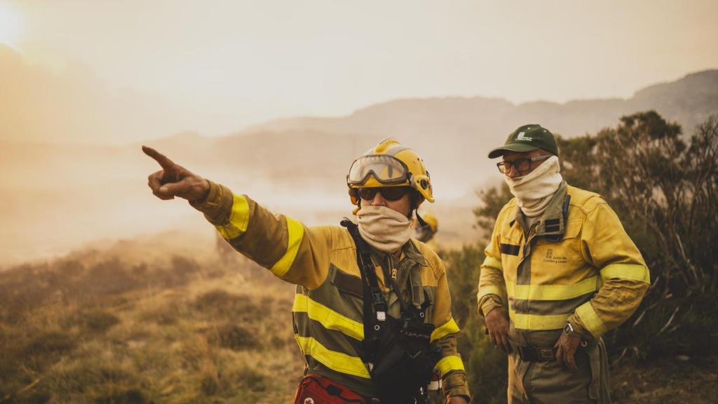Irene lleva 30 años en extinción de incendios y comenta que no ha visto uno igual.