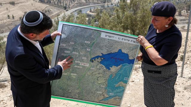 El ministro de Finanzas israleí Smotrich detallando las claves del proyecto colonizador.