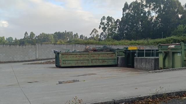 Punto limpio de Iñás, en Oleiros.