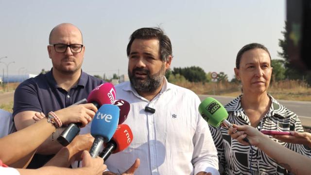 Paco Núñez atiende a los medios de comunicación