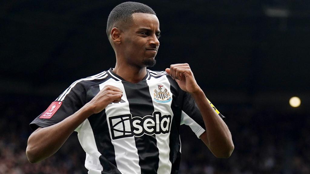 Isak, durante un partido.