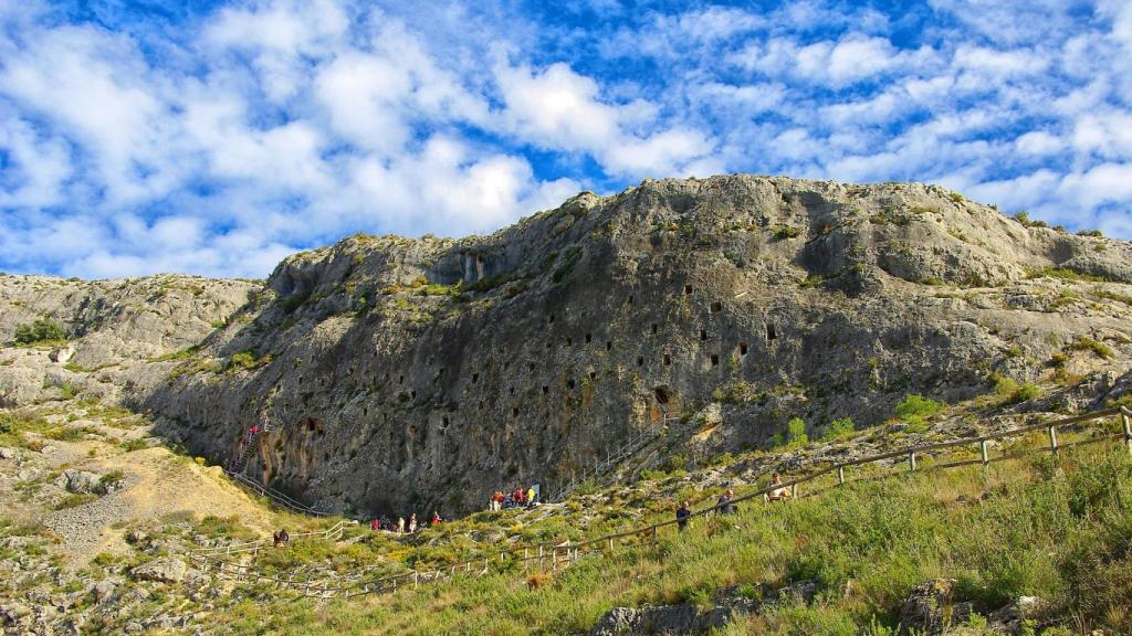 Covetes dels Moros, en Bocairent (Valencia). Turisme Bocairent
