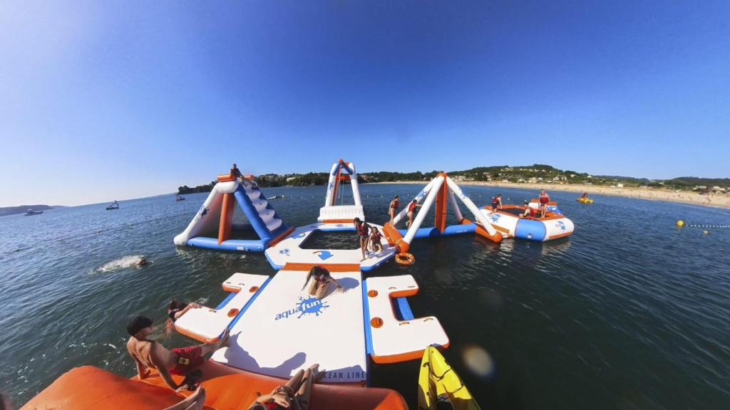 Parque acuático flotante