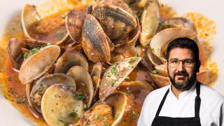 Dani García (49), chef, sobre el error al cocinar almejas: Para quitarles la arena, la clave es usar la cantidad justa de agua
