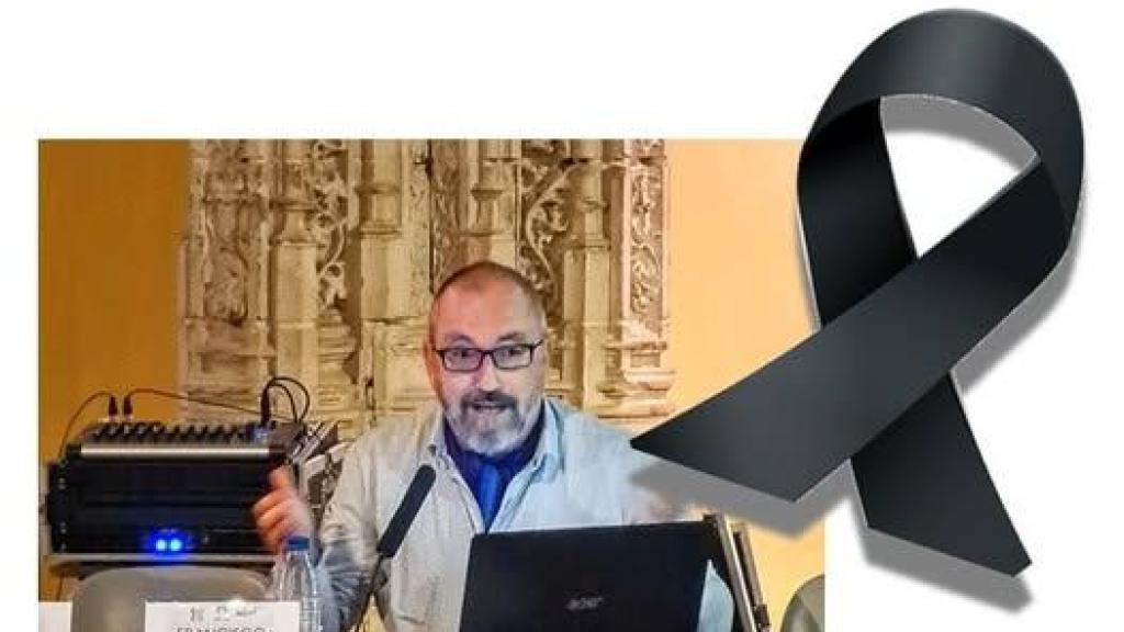 Imagen de Paco García Martín con un crespón negro.