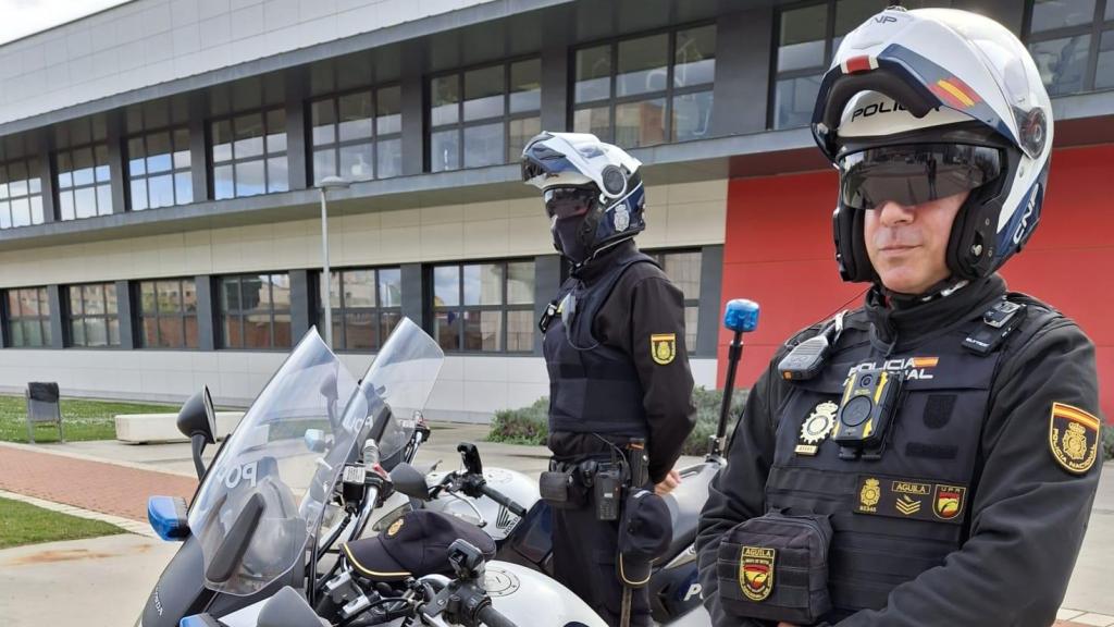 Dos agentes de la Policía Nacional de Valladolid