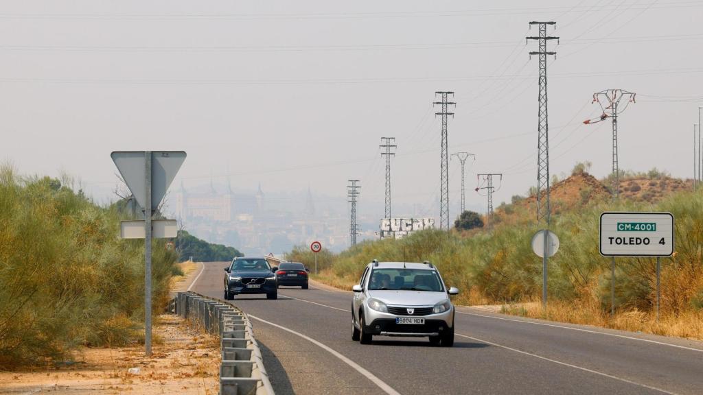 Imagen de la nube tóxica tapando la ciudad de Toledo el pasado martes.
