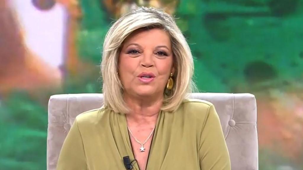 Terelu Campos está presentando la sección 'Aires de fiesta'.