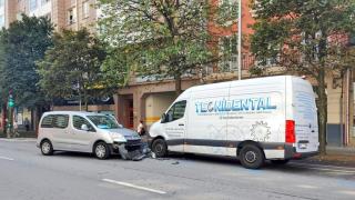 Accidente de dos furgonetas en A Coruña.