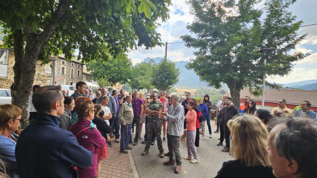 Algunos de los vecinos que tuvieron que ser desalojados de sus casas
