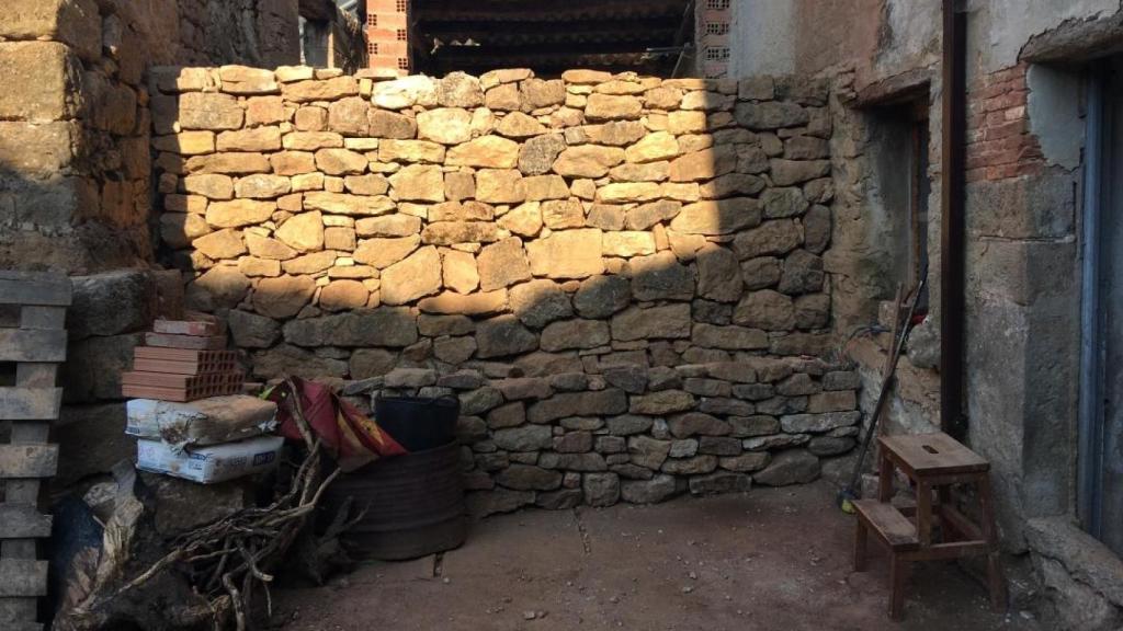 Muro levantado tras la reforma.