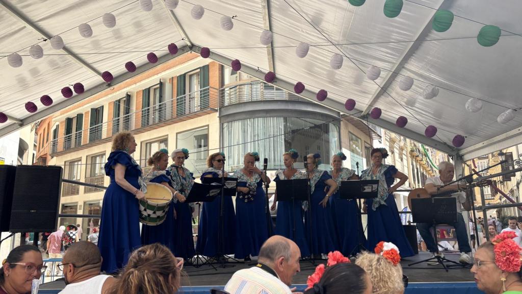 Un grupo de flamencas en la Feria del Centro en Málaga