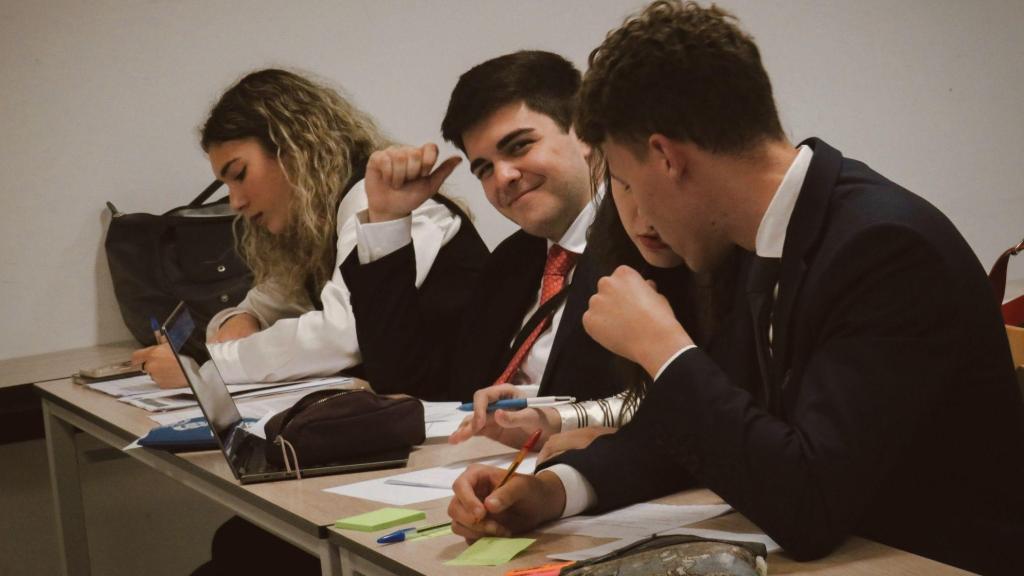 Antonio Rico en una de sus clases de Derecho.