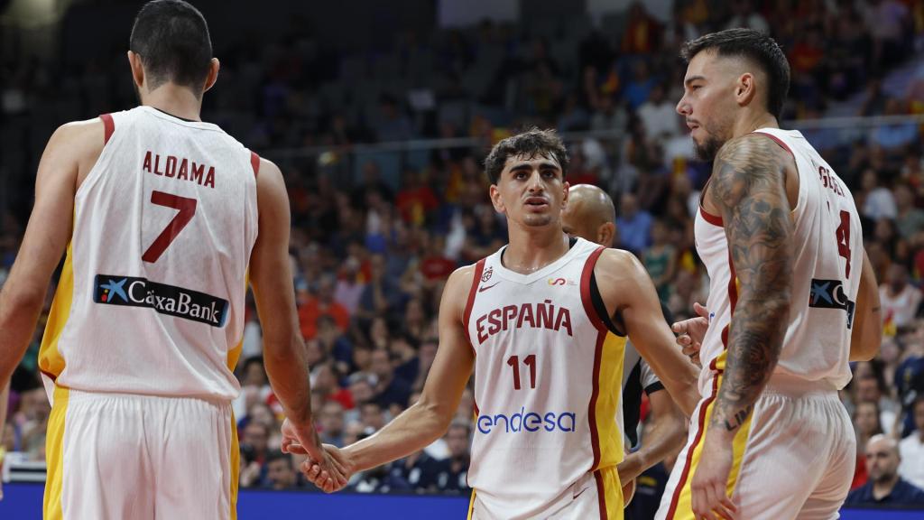 Santi Aldama, Álvaro Cárdenas y Willy Hernangómez.