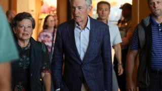 Jerome Powell, presidente de la Fed, este viernes a su llegada al simposio de Jackson Hole.