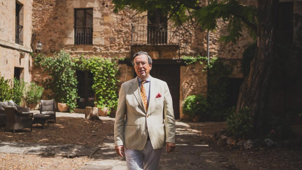 Amalio de Marichalar y Sáenz de Tejada, conde de Ripalda, en el Palacio de los San Clemente, durante la entrevista con EL ESPAÑOL.