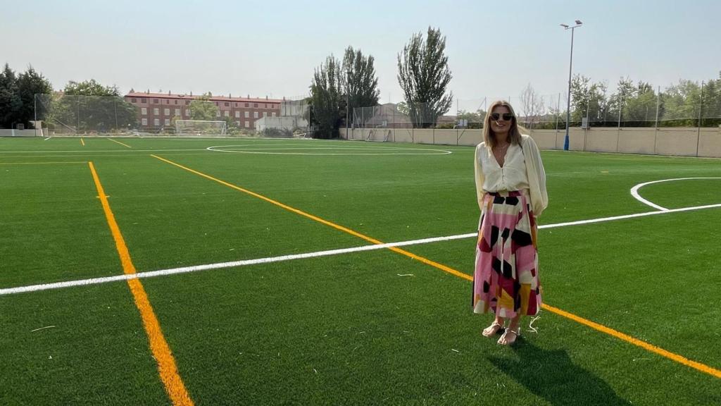 Almudena Parres, concejala delegada de Deportes, en el Complejo Deportivo Municipal Rosa Colorado
