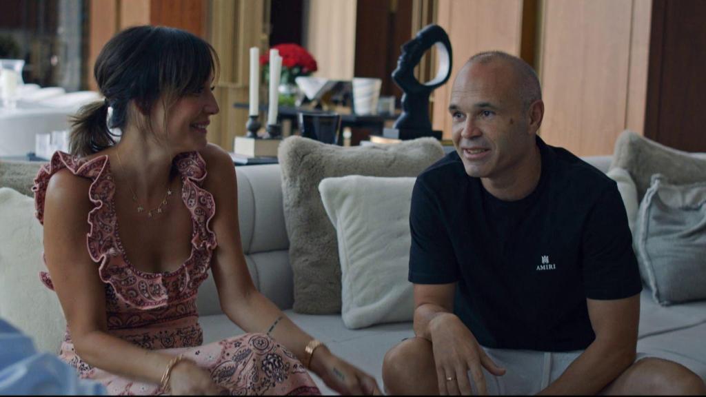 Andrés Iniesta junto a Anna Ortiz, en el programa de Cuatro
