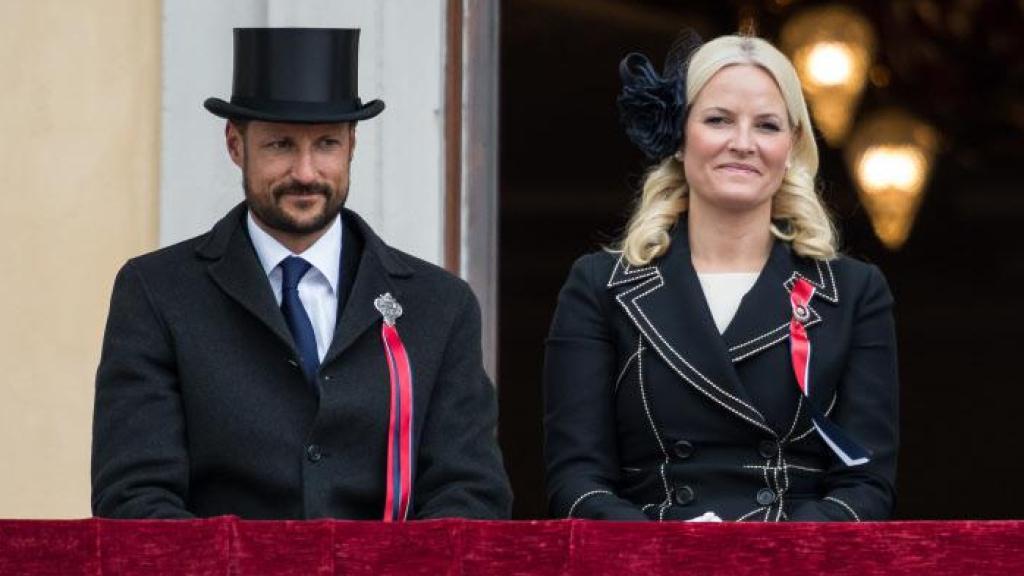 Haakon y Mette-Marit de Noruega, en una fotografía tomada en Oslo en mayo de 2015.