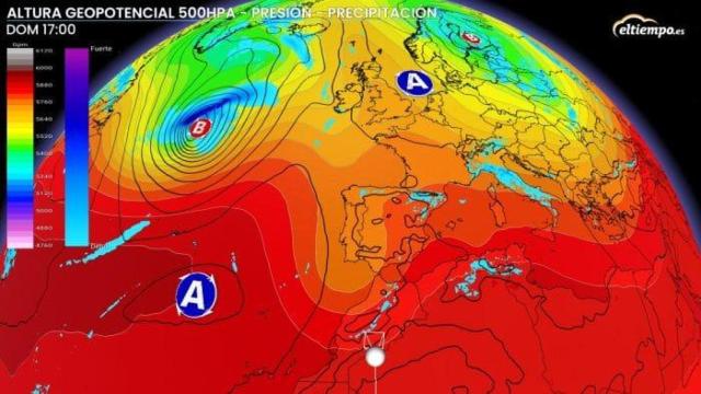 Situación el domingo por la tarde, con la vaguada empezando a formar la DANA y algunos chubascos