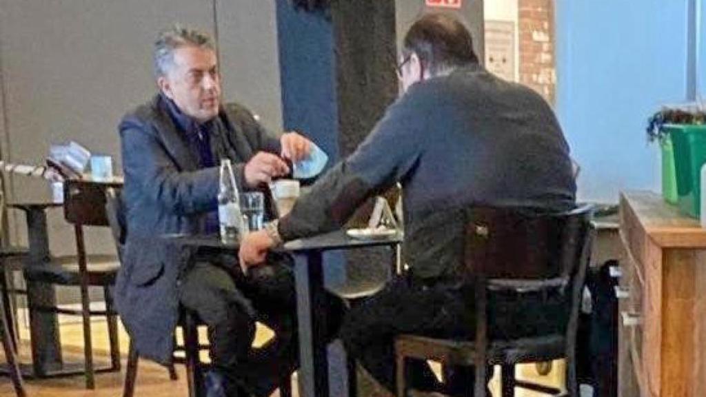 Sahitaj, reunido en Suiza con hombre al que medios europeos consideran un agente del GRU.