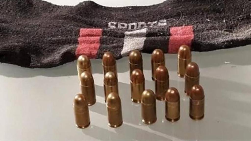 Los quince cartuchos hallados dentro de un calcetín en la vivienda de José Antonio.