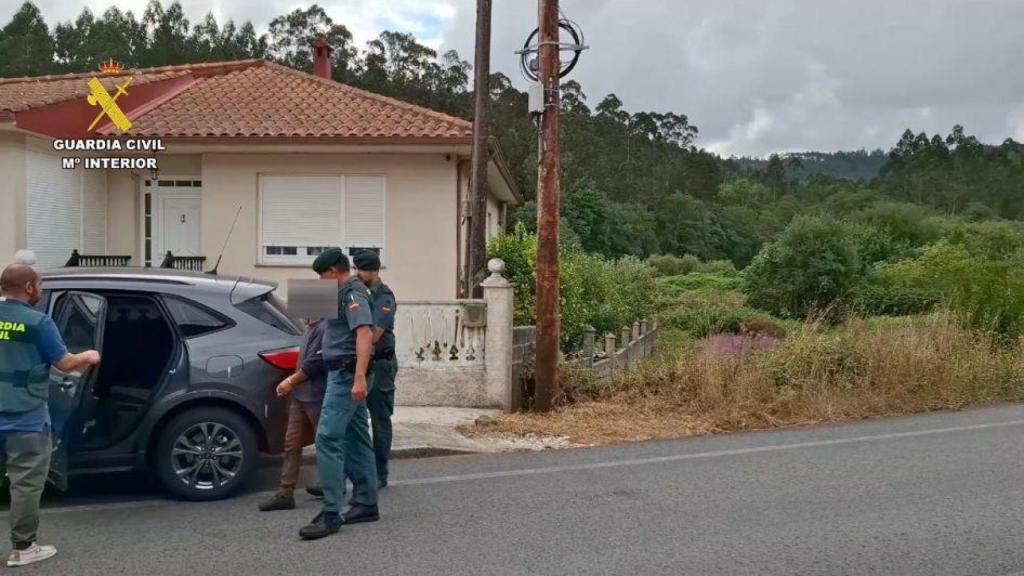 Detenida una mujer en Carballo, en A Coruña, por once delitos de incendio forestal