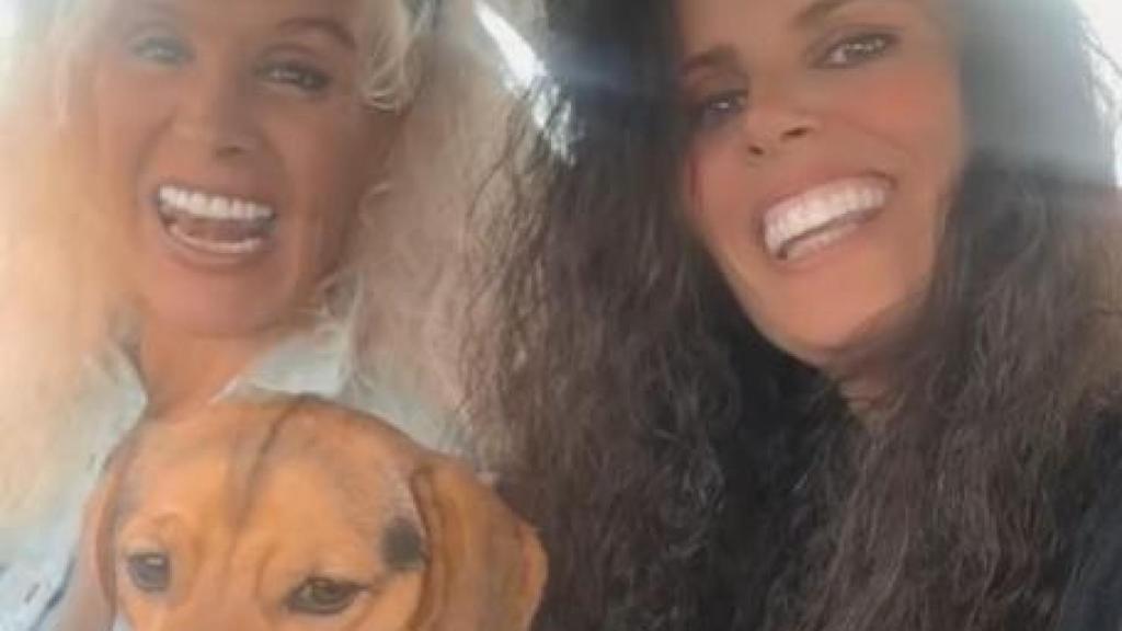 Loly Álvarez y su novia Belinda en una imagen de redes sociales.