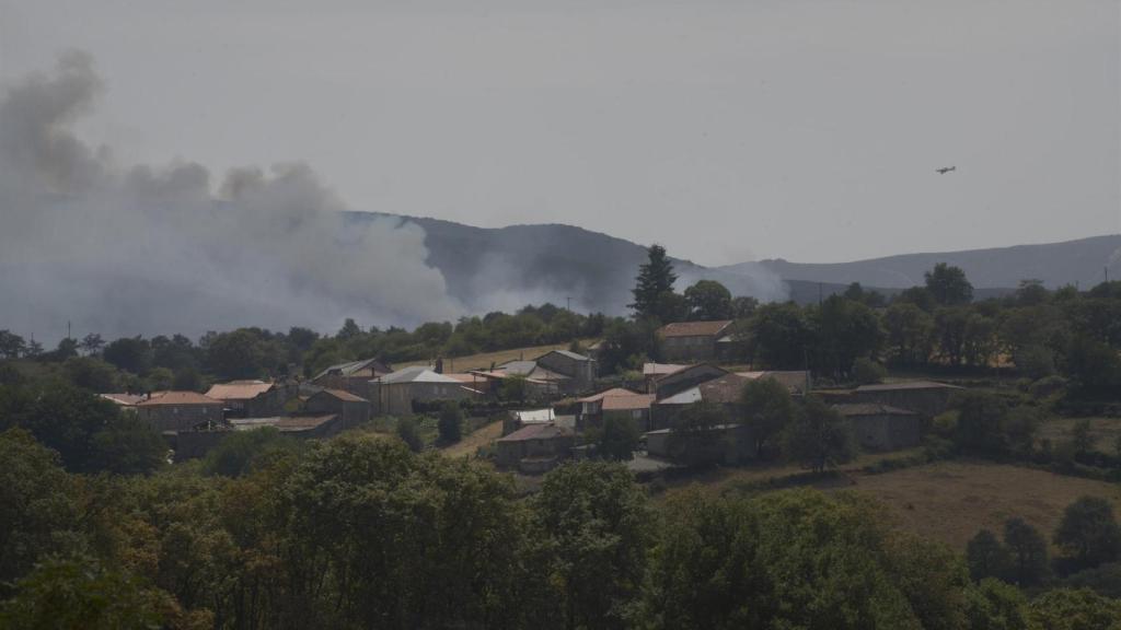 Vista de los incendios del Macizo Central, a 11 de agosto de 2025, en Chandrexa de Queixa, Ourense, Galicia (España)