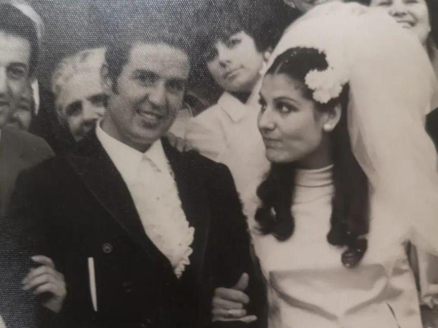 Oscar Higares ha compartido en su perfil de Instagram una imagen de la boda de sus padres.