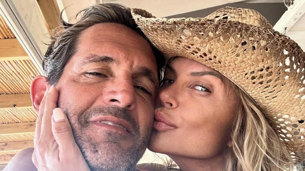 Makok, con su pareja, Gonzalo Fernández, en una imagen de sus redes sociales.