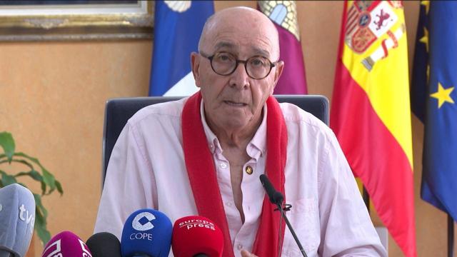 El alcalde de Noblejas, Agustín Jiménez, este viernes rueda de prensa.