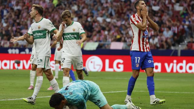 Matías Dituro bloca el balón en la ocasión de Hancko.