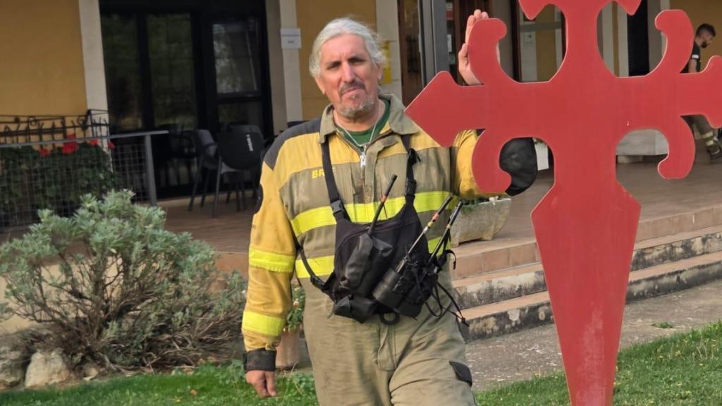 José Pedro Fernández tiene más de 20 años trabajando como bombero forestal.