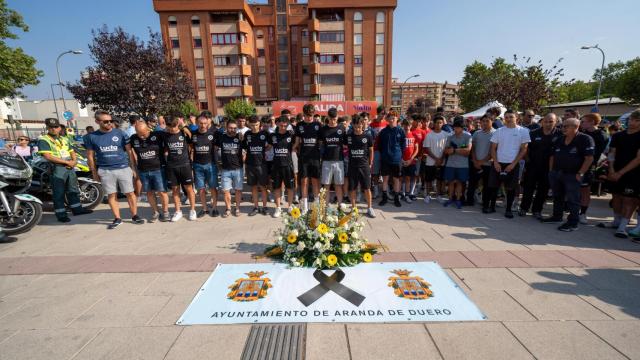 La Vuelta Ciclista Junior a la Ribera del Duero rinde homenaje a Iván Meléndez Luque, el corredor fallecido en su segunda etapa