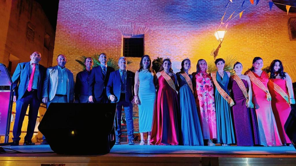 Presentación de las Reinas de fiestas de Cosuenda 2025