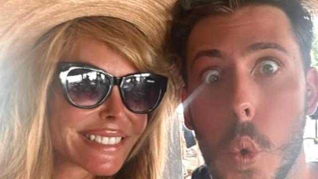 Lara Dibildos junto a su hijo mayor, Fran Murcia, en una imagen de sus redes sociales.