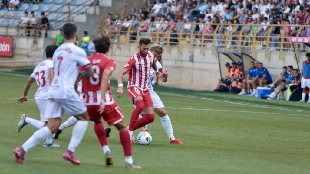 Leo Baptistao, durante el duelo entre la Cultural Leonesa y la UD Almería.