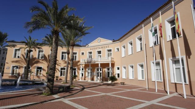 Vista del Ayuntamiento de El Verger, en Alicante.