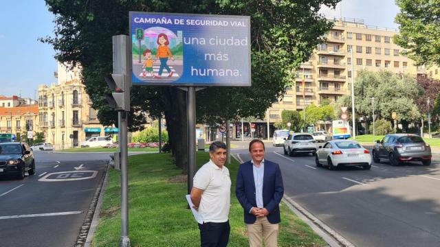 El concejal de Protección Ciudadana y Tráfico, Ángel Molina, presenta la campaña de concienciación sobre la seguridad vial