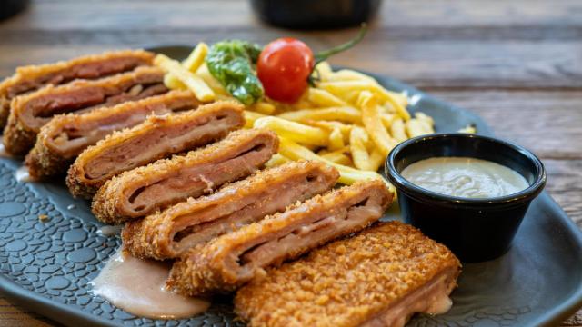 Uno de los cachopos que se sirven en La Madreña.