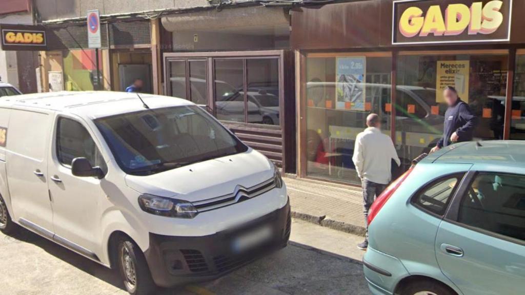 Una fuga de gas obliga a intervenir a los bomberos en un supermercado de la calle Parque, en A Coruña