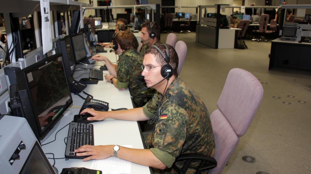 Militar alemán encargado de la monitorización del espacio aéreo