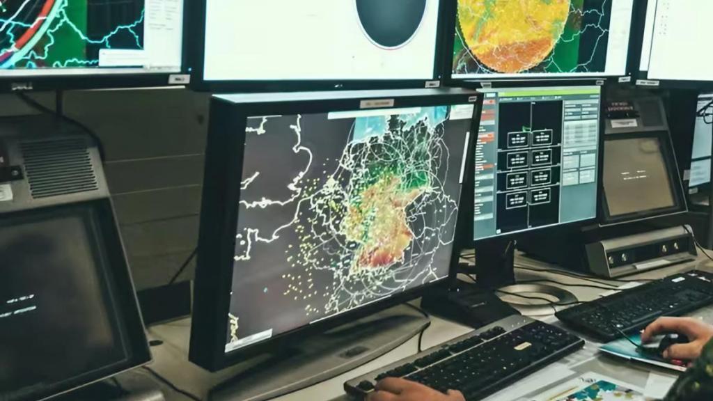 Personal militar alemán monitorizando el espacio aéreo